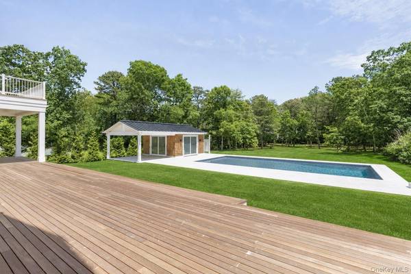 34 Old Main RD, Quogue, NY 11959