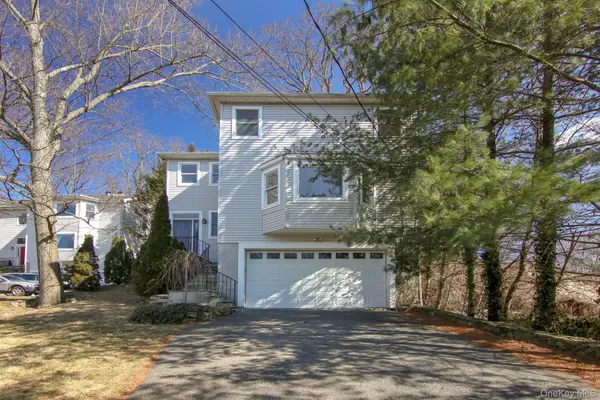 4 Manor PL, White Plains, NY 10605