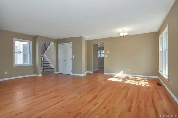 4 Manor PL, White Plains, NY 10605