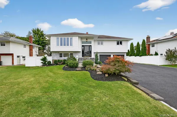 12 Farmstead RD, Commack, NY 11725