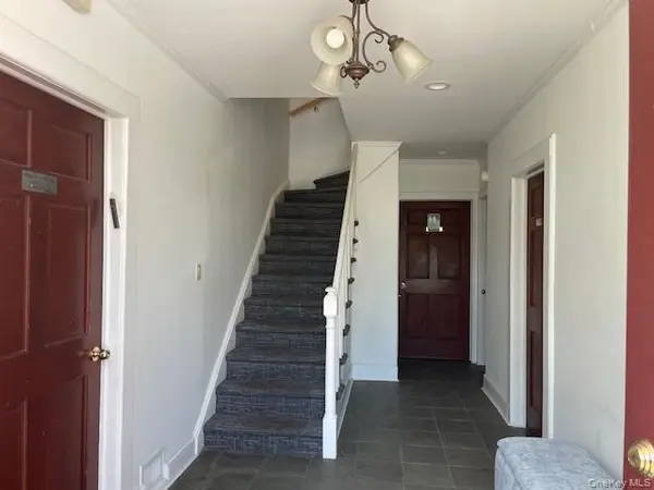 15 Ives RD, Hewlett, NY 11557