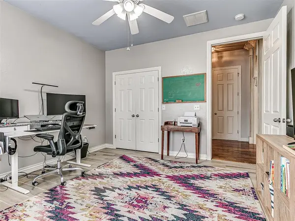 2601 Ashebriar LN, Edmond, OK 73034