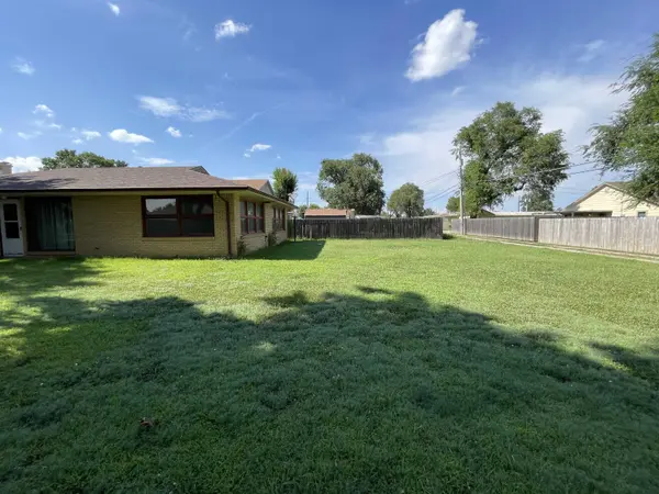 415 N Gardner, Wellington, KS 67152
