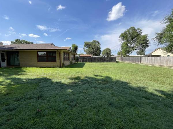 415 N Gardner, Wellington, KS 67152