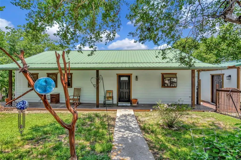 220 Terrace DR, Spicewood, TX 78669