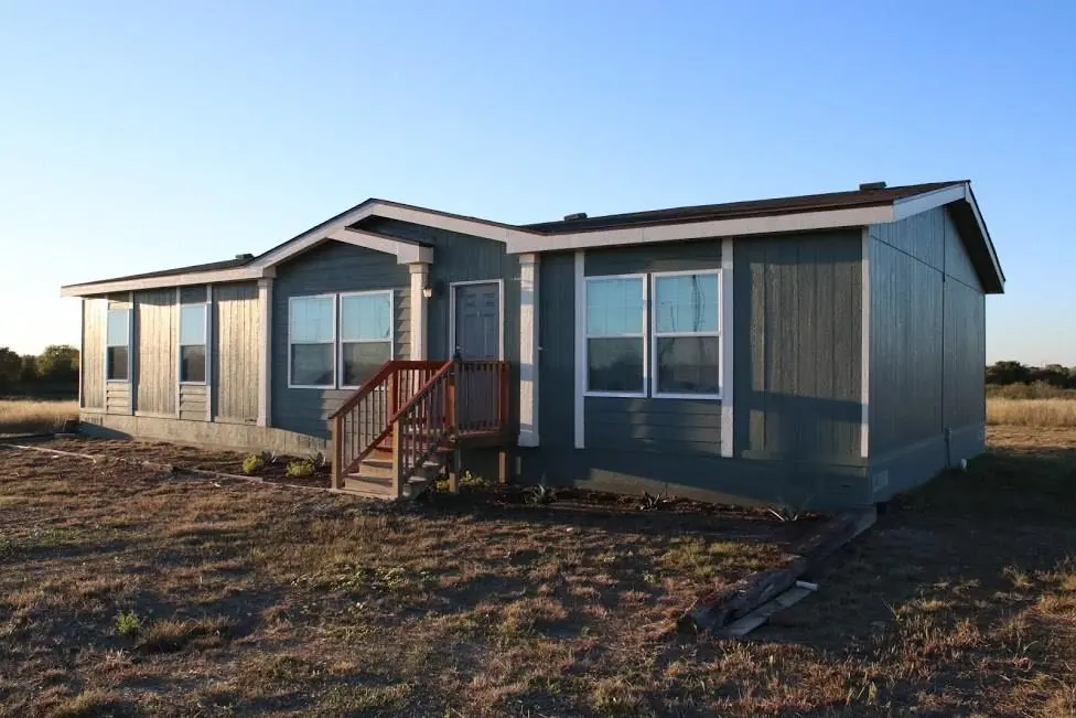 177 County Road 466, Elgin, TX 78621