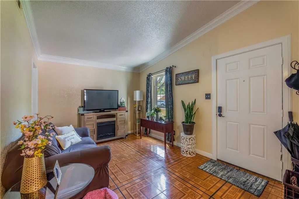 2520 BITTER CREEK DR, Austin, TX 78744