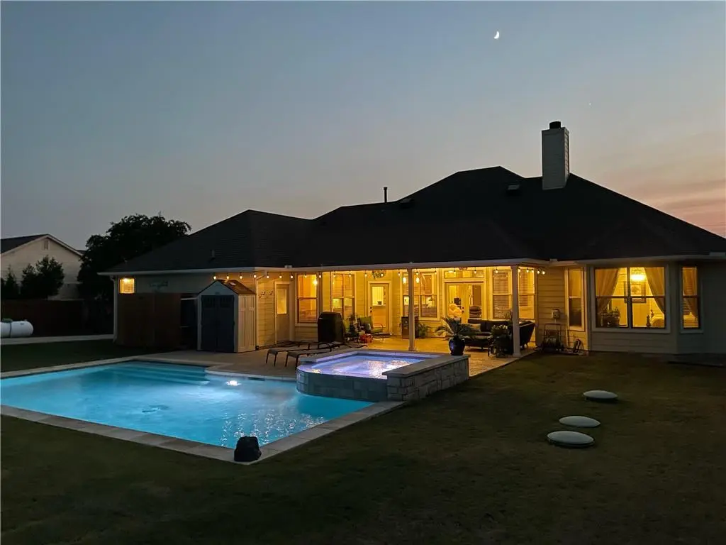 124 Hobby Horse, Liberty Hill, TX 78642