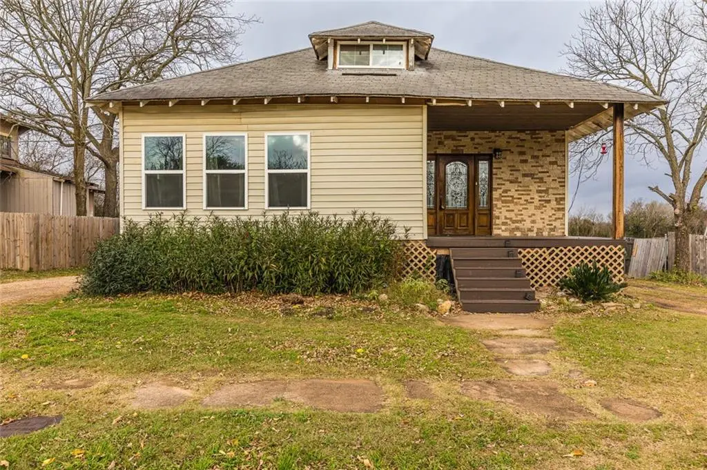 604 Avenue G, Moody, TX 76557