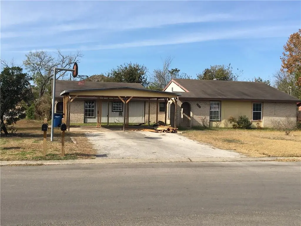 205 Oelkers DR, New Braunfels, TX 78130