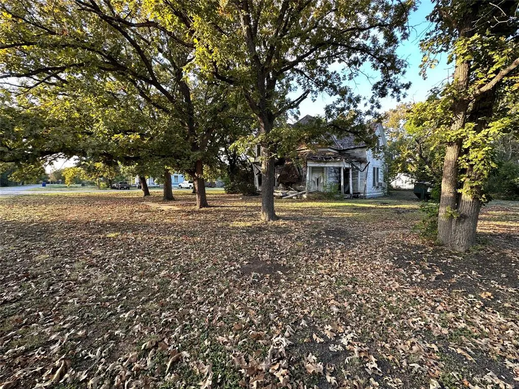 542 W Pietzsch ST, Bartlett, TX 76511