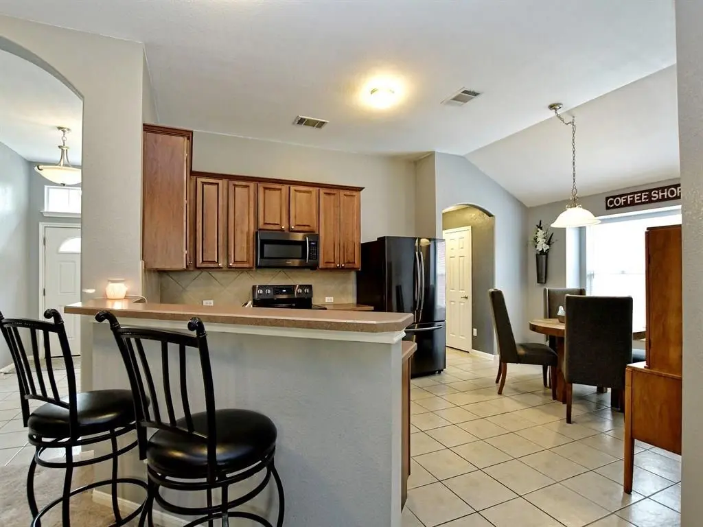 441 Falcon LN, Leander, TX 78641
