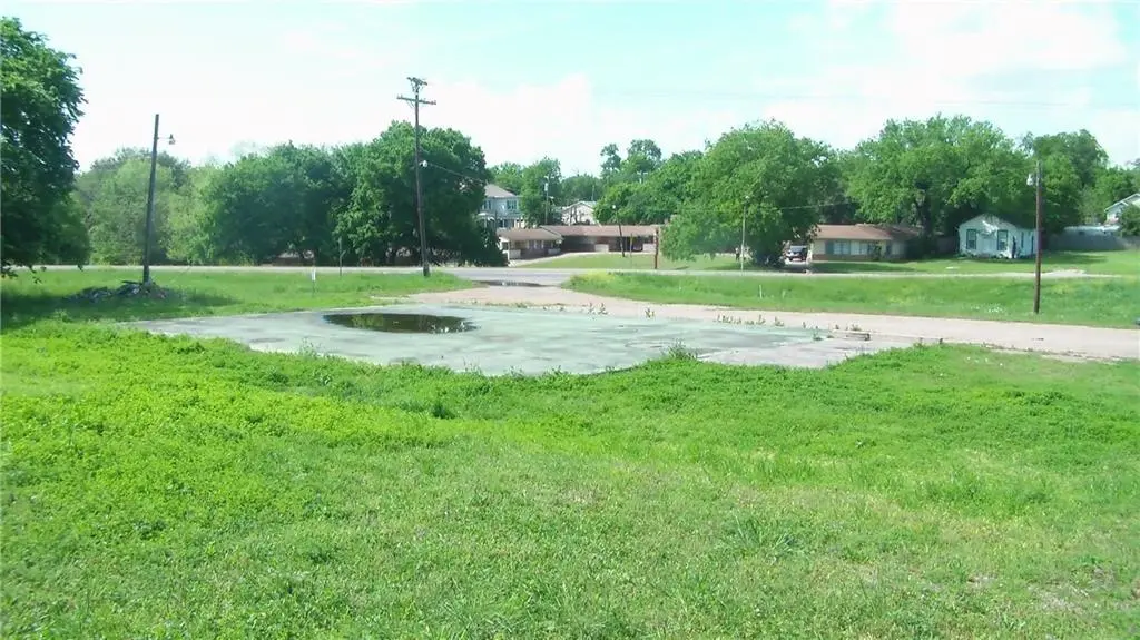 520 BUS Hwy 6, Marlin, TX 76661
