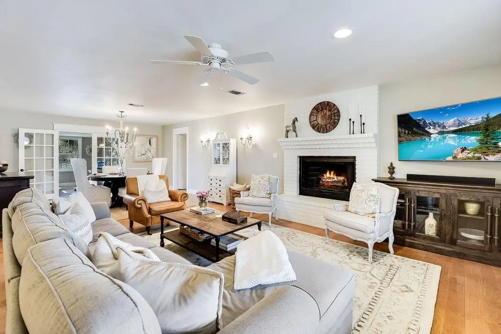 686 Cedar Hills DR, Fredericksburg, TX 78624
