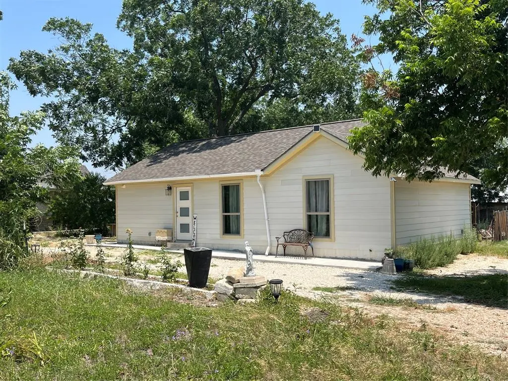 166 State ST, Bartlett, TX 76511