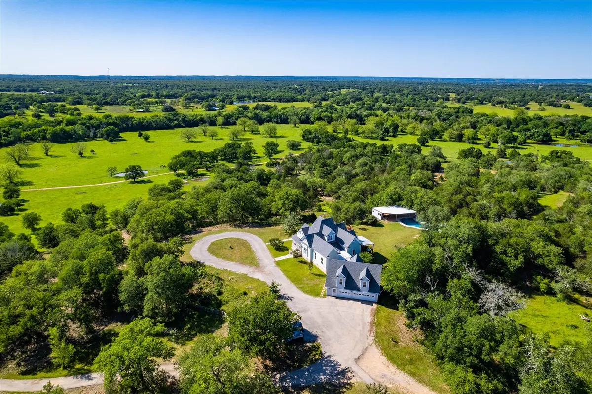 239 Barton Oaks DR #A, Smithville, TX 78957