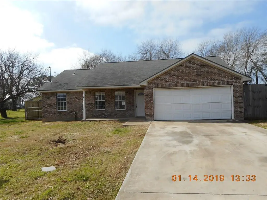 617 Yegua DR, Lexington, TX 78947