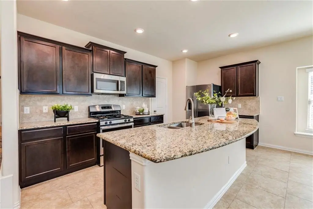 249 Shale CIR, Buda, TX 78610