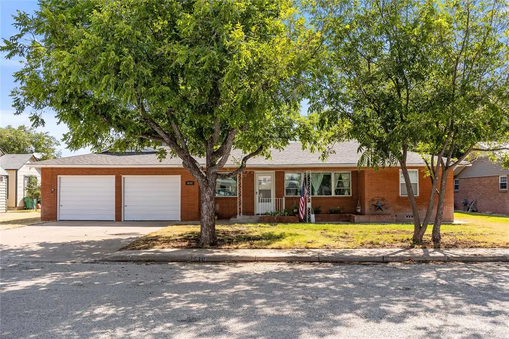 1410 Reynolds ST, Goldthwaite, TX 76844