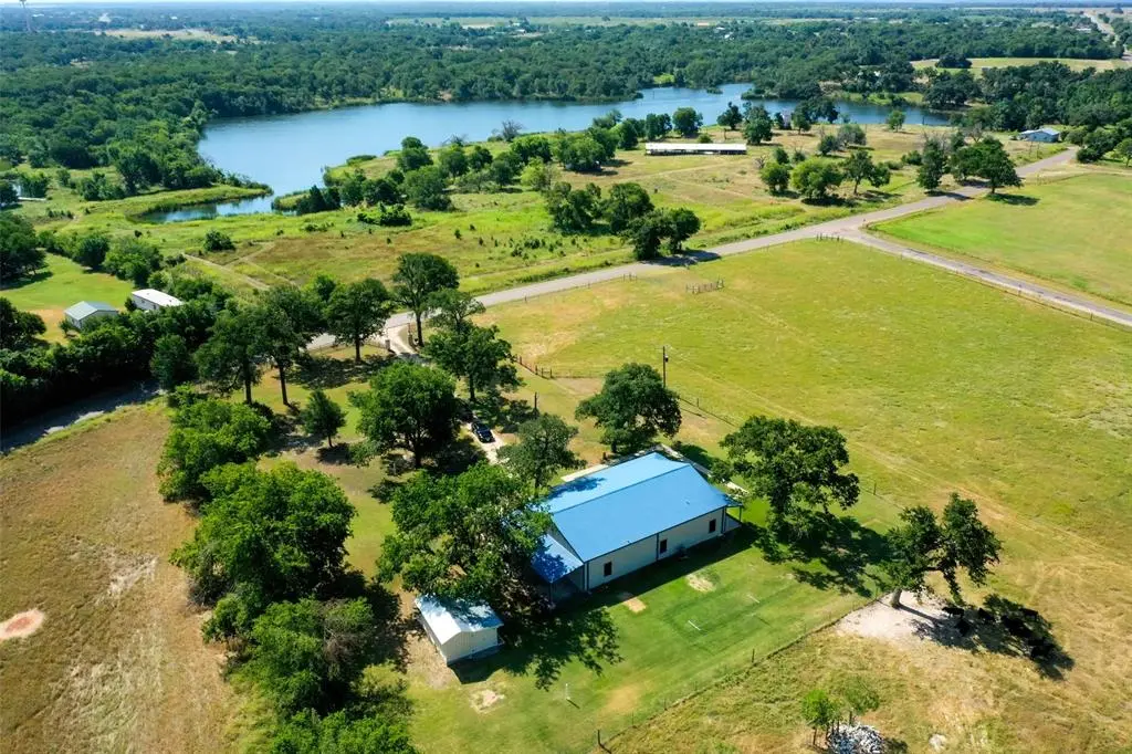 877 County Road 402, Bartlett, TX 76511