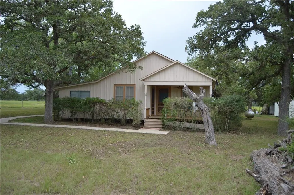 3445 Cattle Guard RD, Yoakum, TX 77995