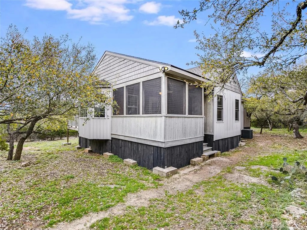 16 La Bahia ST, Wimberley, TX 78676