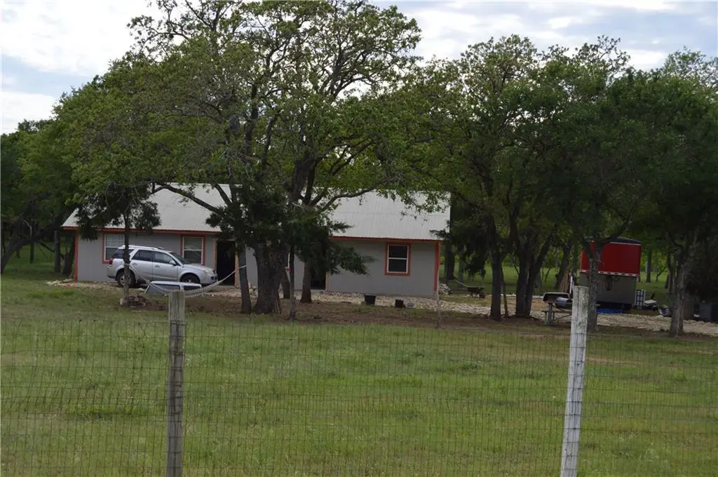 335 Bridgestone CT, Lockhart, TX 78644