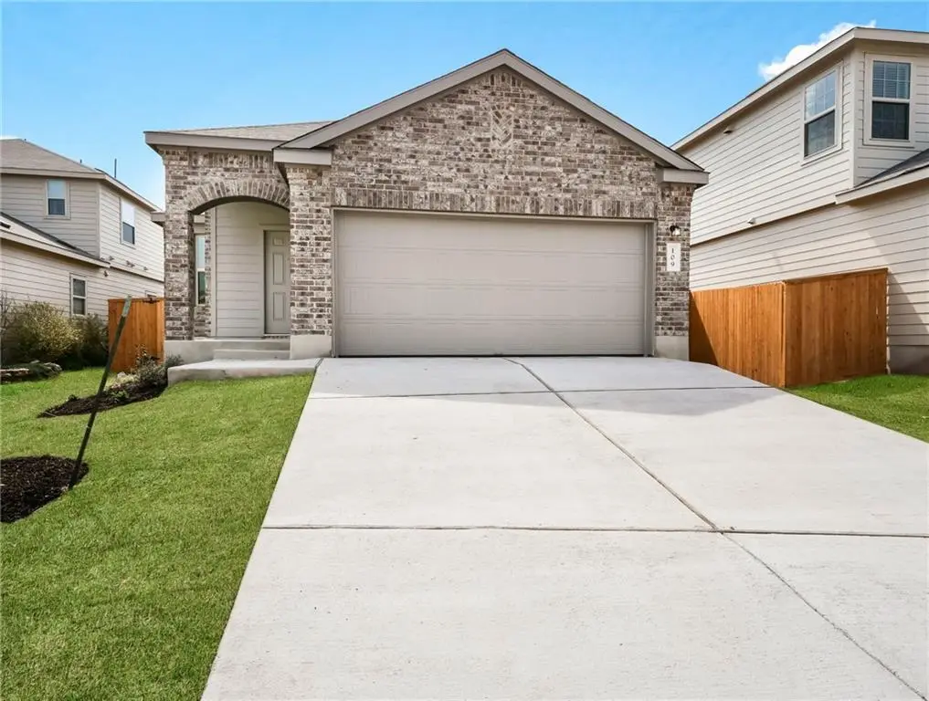109 Circle WAY, Jarrell, TX 76537