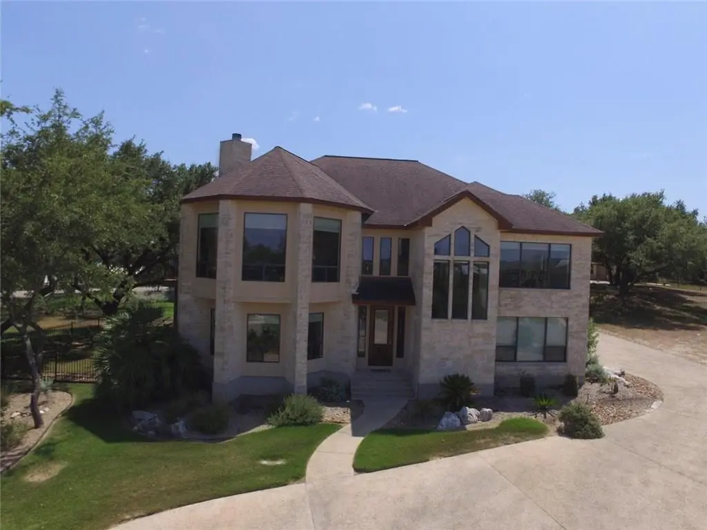 1185 Kings Point DR, Canyon Lake, TX 78133