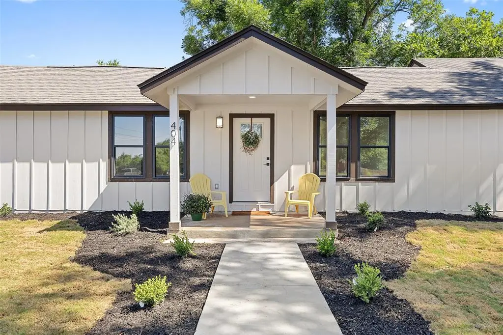 404 E Wolf ST, Granger, TX 76530