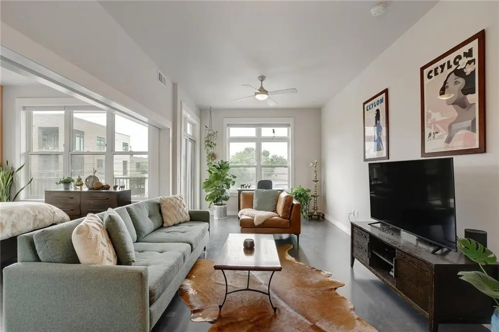 1212 Chicon ST #205, Austin, TX 78702