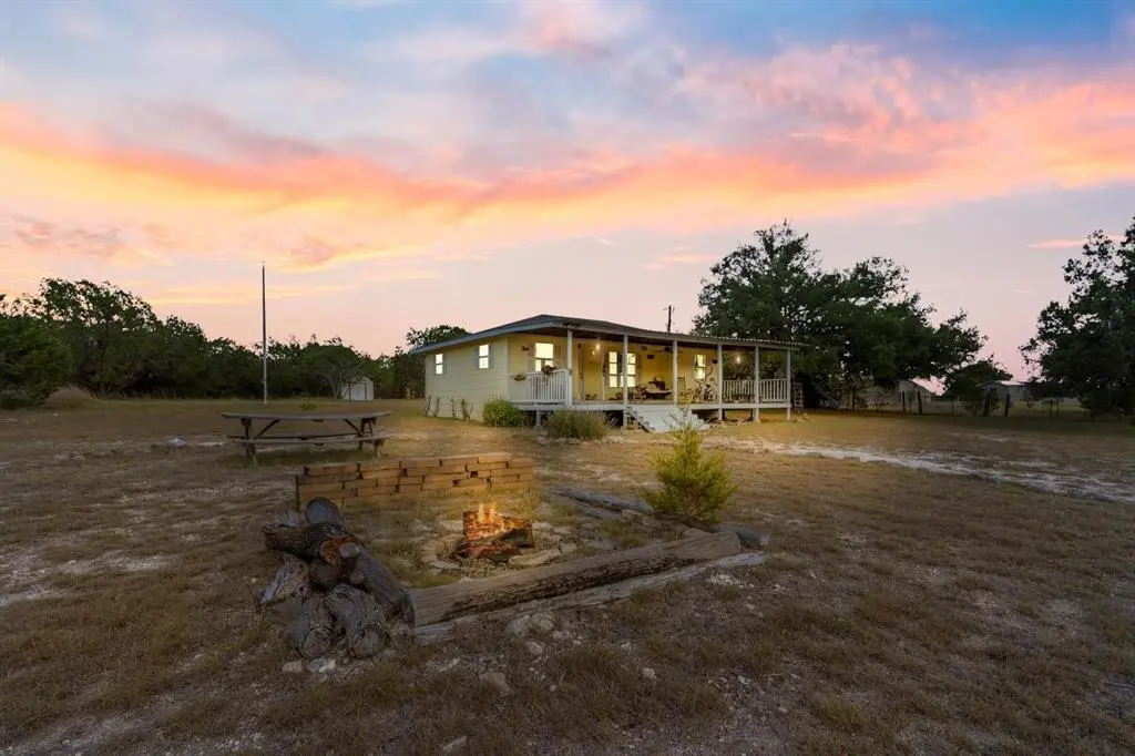 1181 Lost Oak TRL, Johnson City, TX 78636