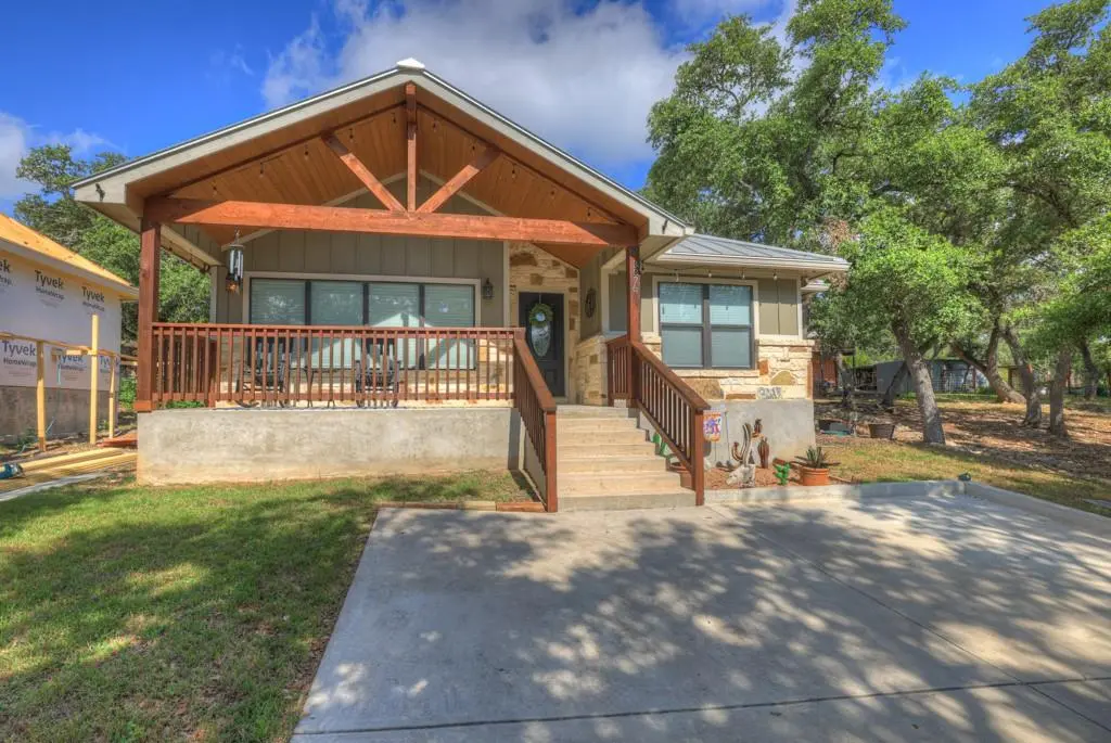 3376 Lakeview DR, Canyon Lake, TX 78133