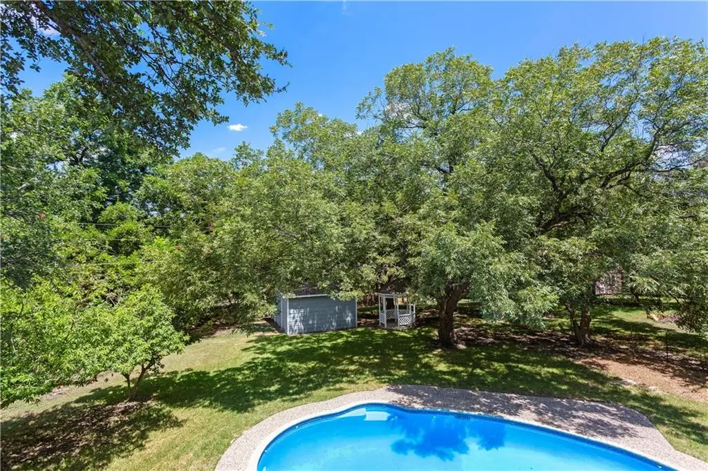 1611 Scenic LOOP, Round Rock, TX 78681