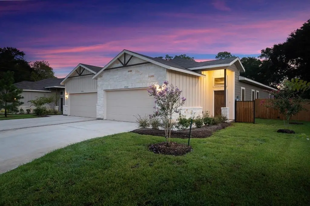 9773 and 9777 Grosbeak LN, Magnolia, TX 77354
