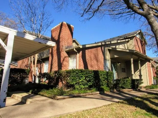 1429 Meadowood Village DR, Fort Worth, TX 76120