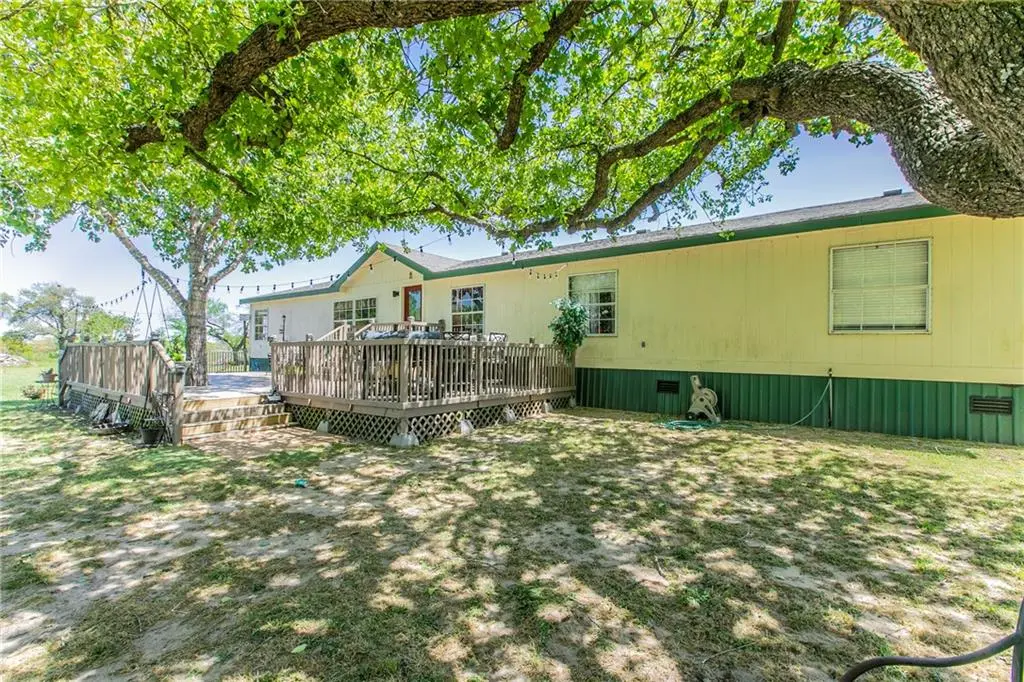 228 Old Coach LN, Elgin, TX 78621