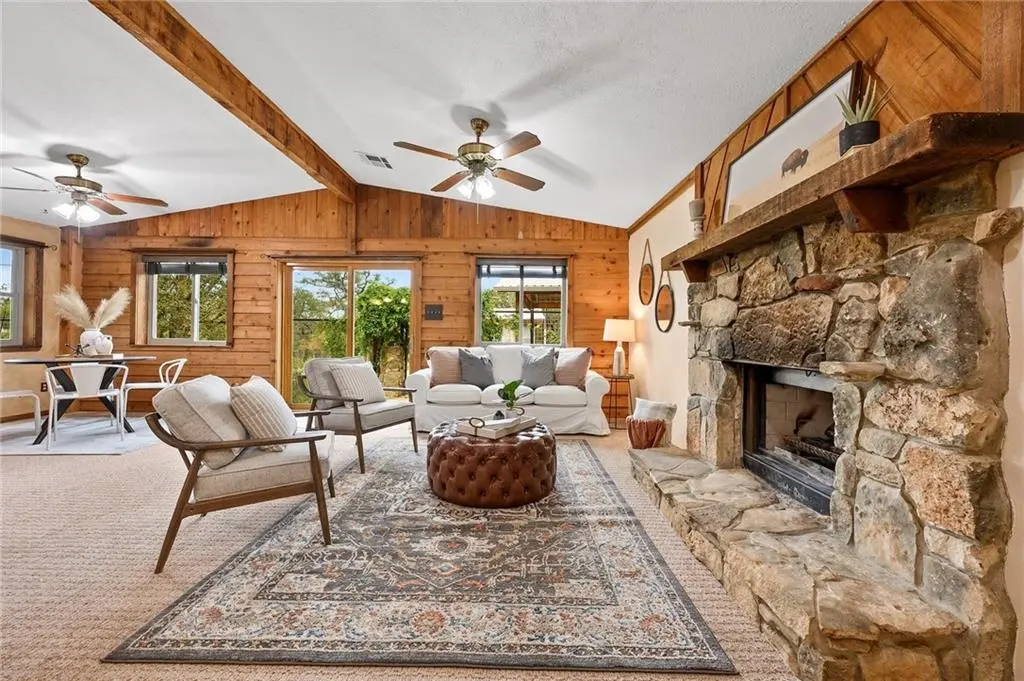 101 Oneil Ranch RD, Dripping Springs, TX 78620