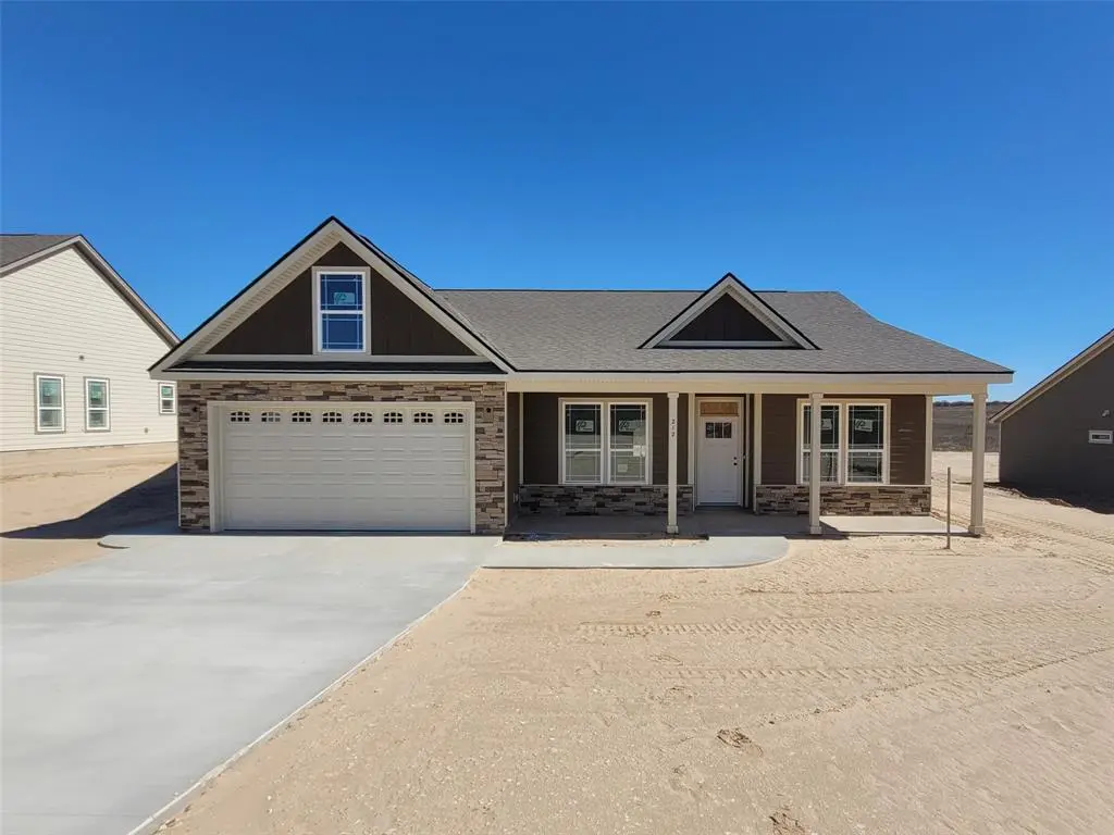 212 Turnberry DR, La Vernia, TX 78121
