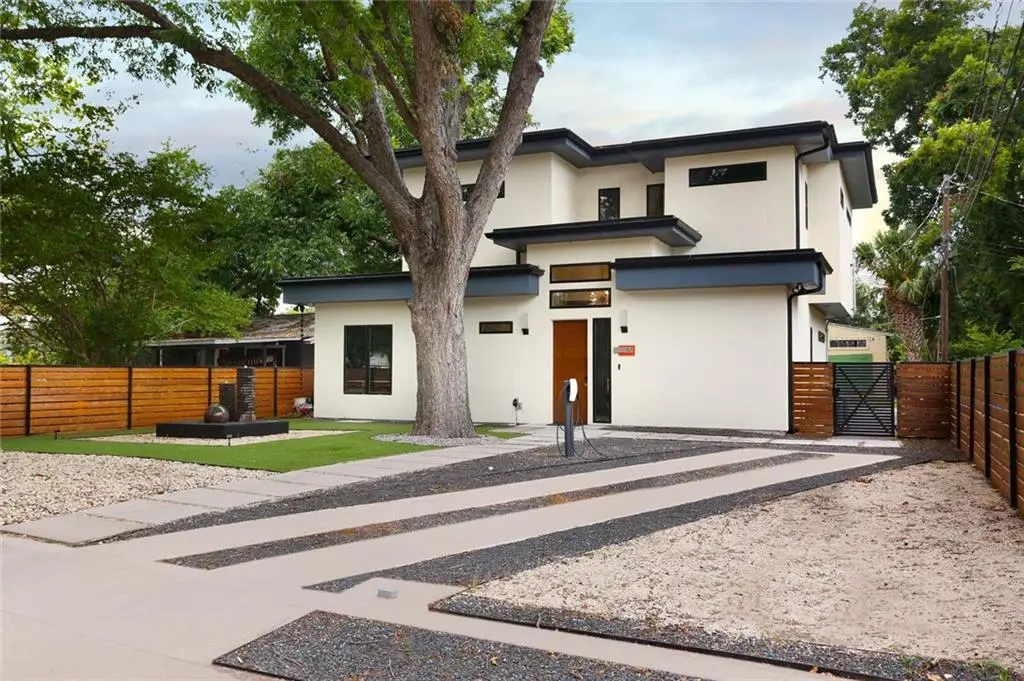 34 Chalmers Ave, Austin, TX 78702