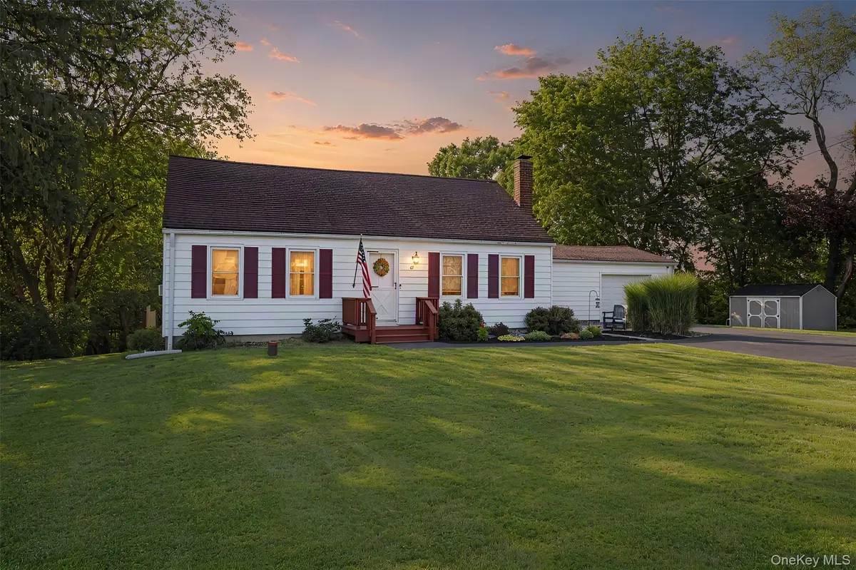 67 Gleason BLVD, Pleasant Valley, NY 12569