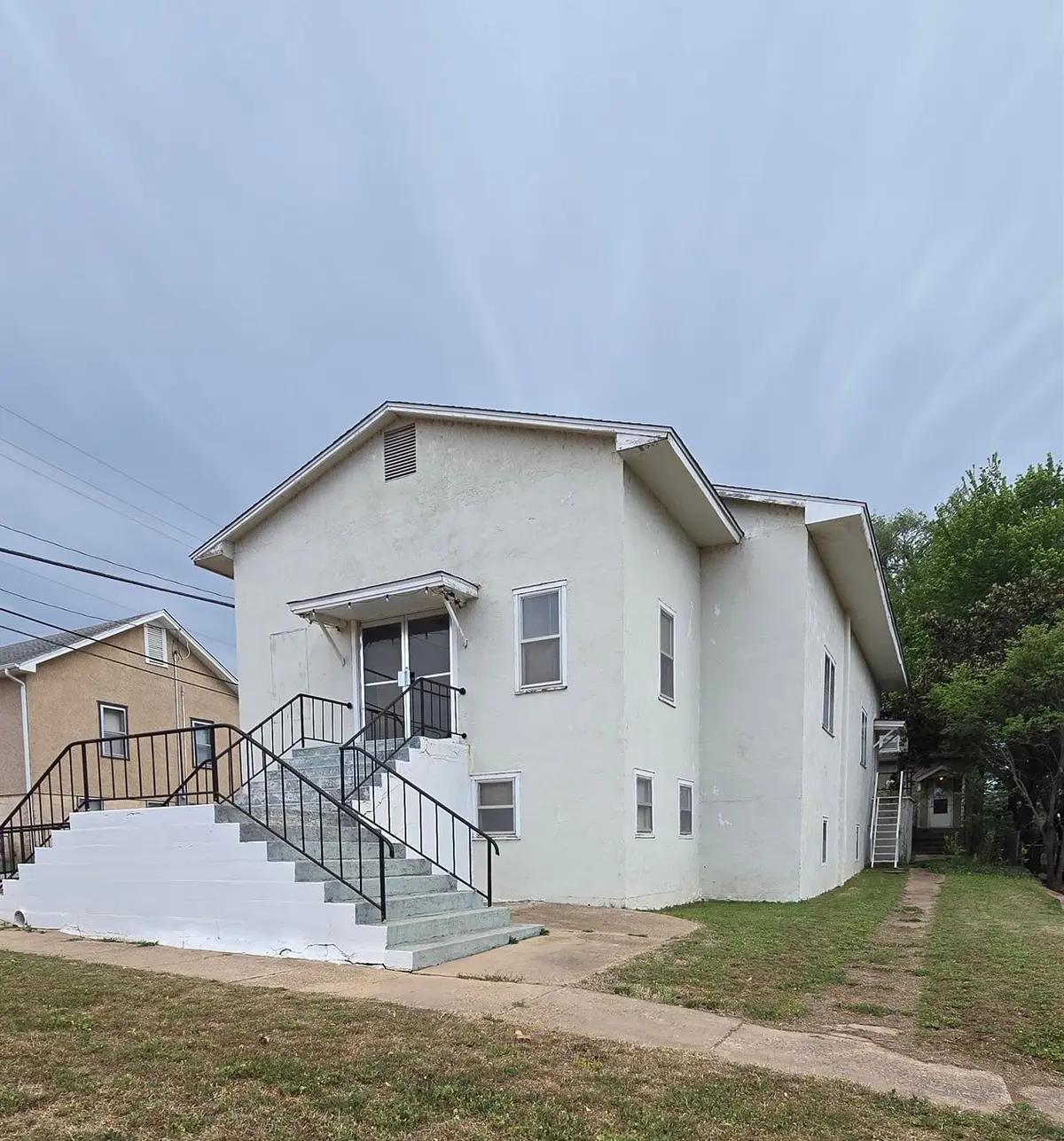111 W 1st, Medicine Lodge, KS 67104