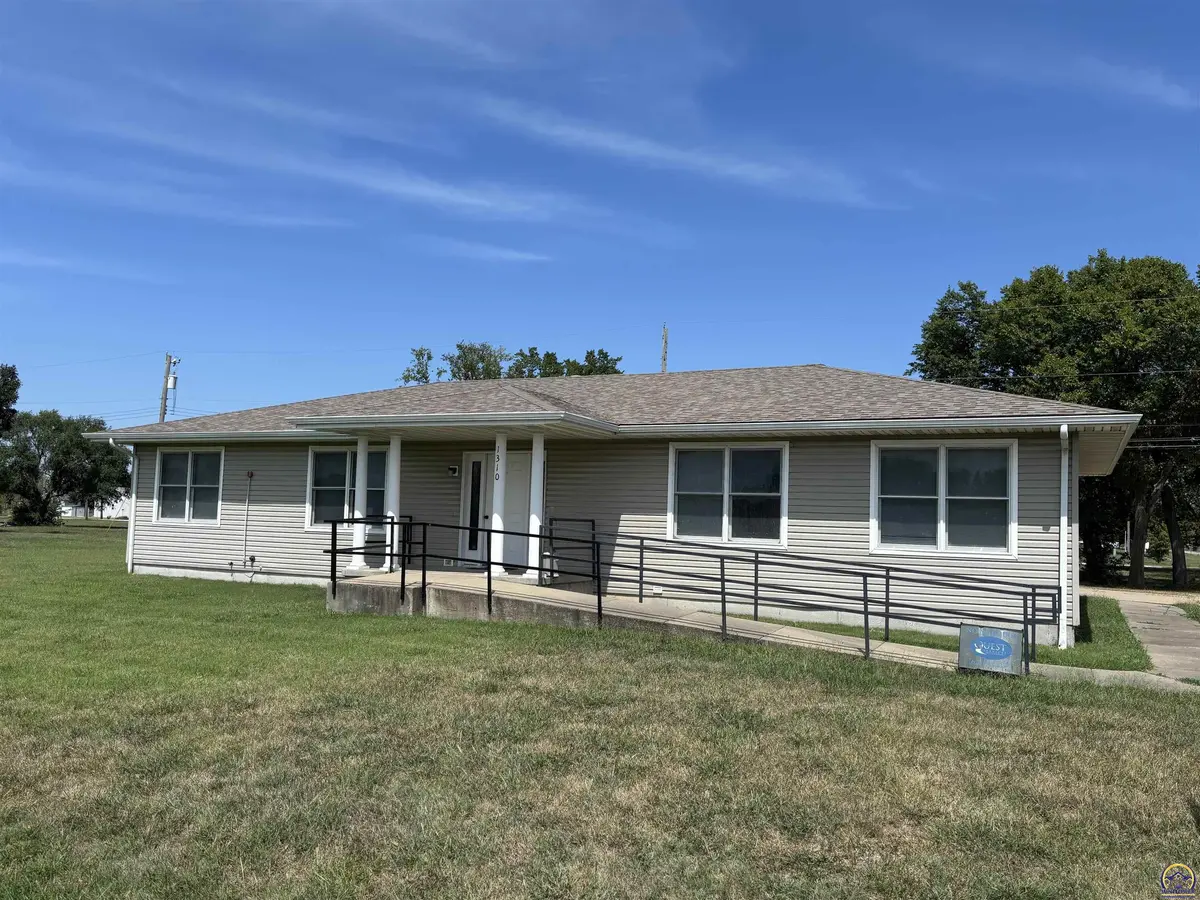 1310 Housatonic Street, Burlington, KS 66839