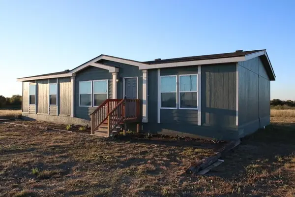 177 County Road 466, Elgin, TX 78621