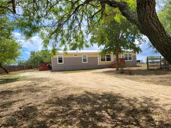 340 High Ridge Meadows DR, Gonzales, TX 78629