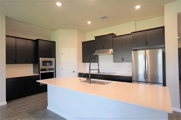 303 Bear Oak ST, Hutto, TX 78634
