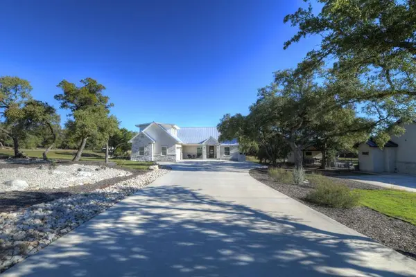 5692 Dry Comal DR, New Braunfels, TX 78132