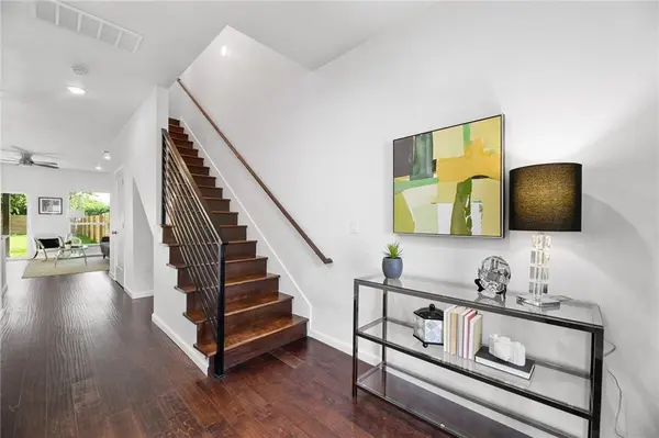 600 Delmar Ave #A,  Austin,  TX 78752