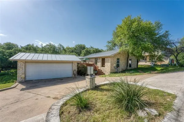 317 Clayton Nolen DR, Horseshoe Bay, TX 78657