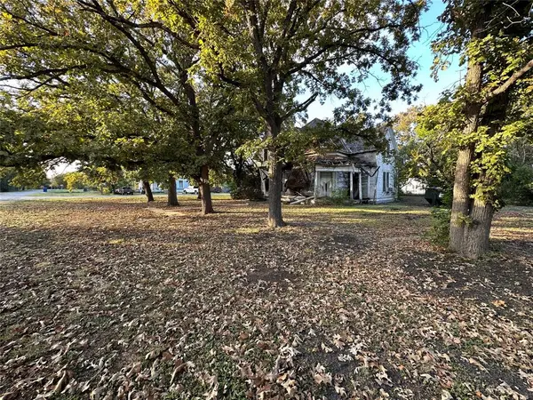 542 W Pietzsch ST,  Bartlett,  TX 76511